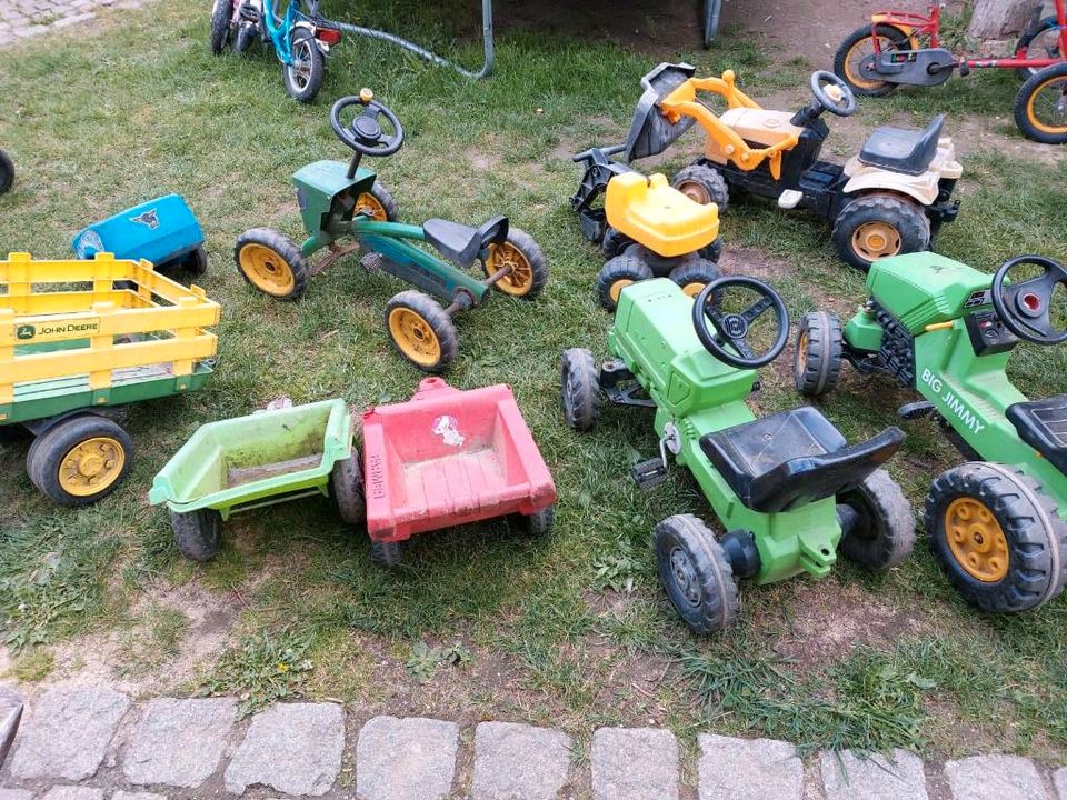 Spielzeug Kinderspielzeug Fahrzeuge Anhänger Traktor in Malschwitz