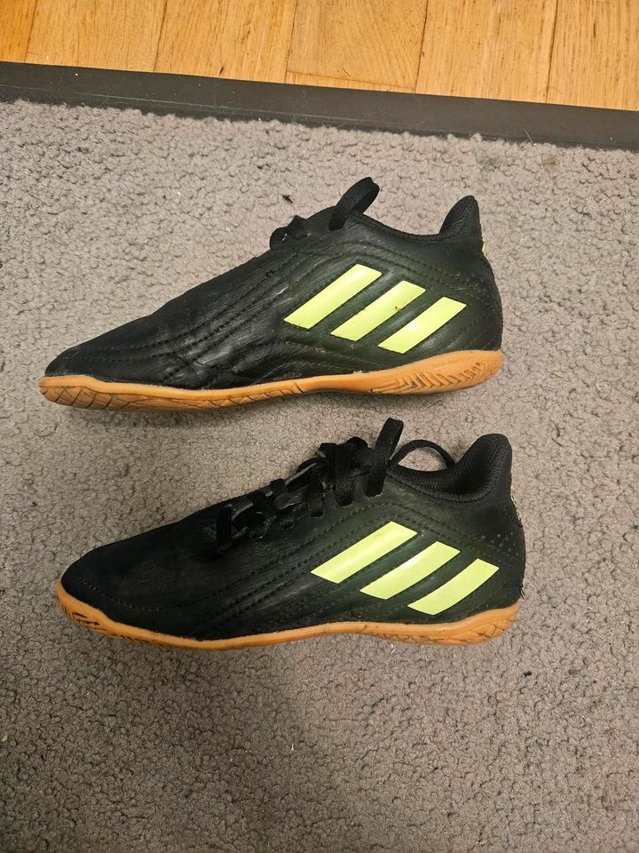 ADIDAS Fussballschuhe in München