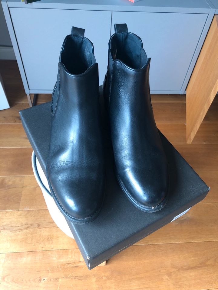 Zign schwarze Stiefel/Stiefeletten Rautenmuster Leder Gr. 41 in Hanau