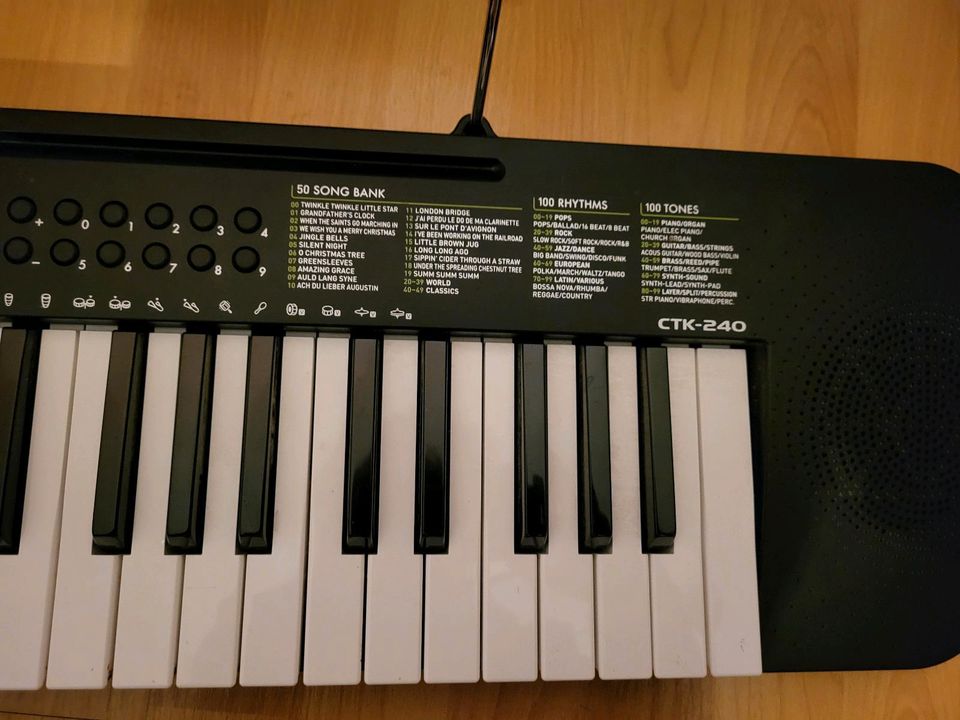 Electronic Keyboard Casio CTK-240 in OVP in Caputh