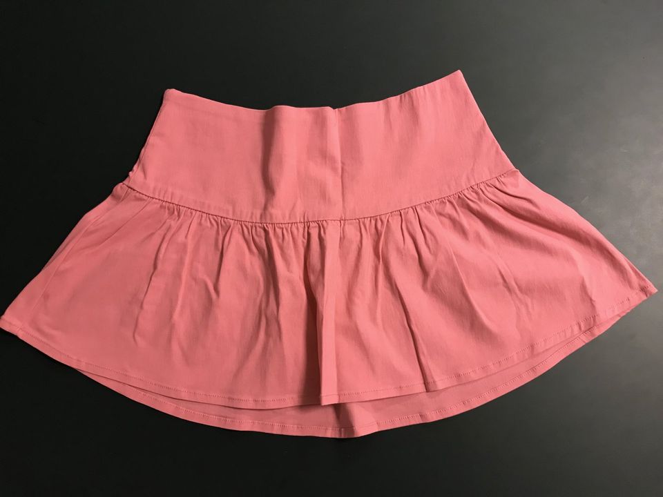 Kurzer Rock - pink / rosa - stretch H&M Divided Gr. 40, neuwertig in München