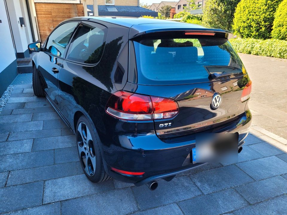 Volkswagen Golf 2.0 TSI GTI in Gütersloh