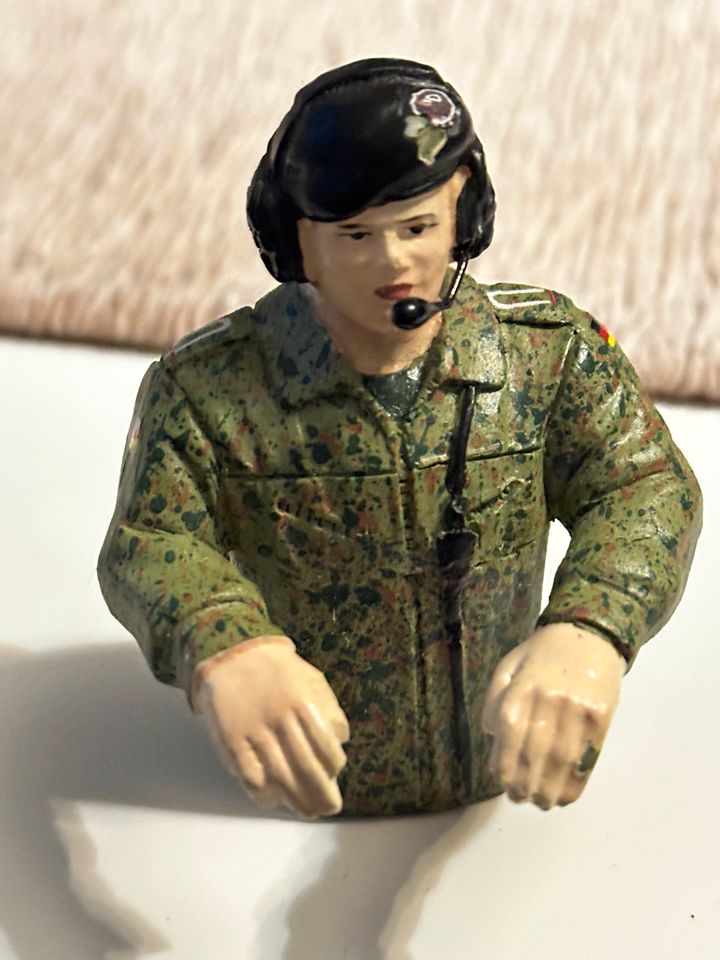 Modellbau Figur Leopard 2a6 1/16 Bundeswehr Zubehör resin in Bad Oldesloe