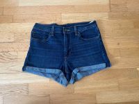 Levis Highwaist Hotpant Shorts Gr. 30 Bayern - Oberding Vorschau