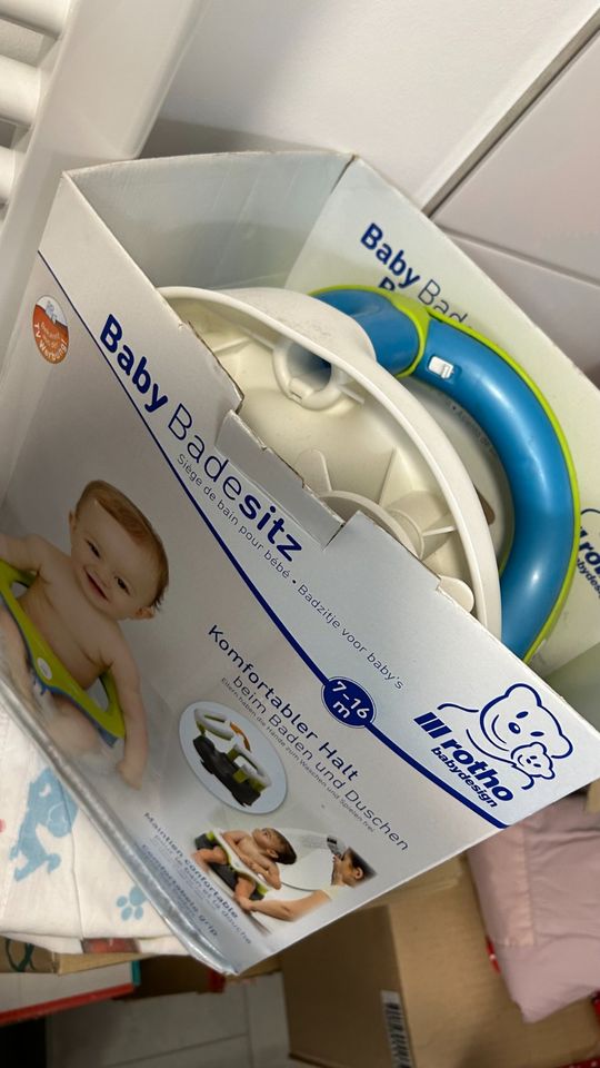 Grüner Baby-Badewannen-Sitz aufklappbar, gebraucht in Wendlingen am Neckar