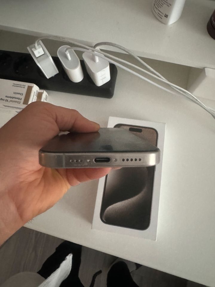 iPhone 15 pro 128 GB Handy wie neu Apple Care Garantie in Dortmund