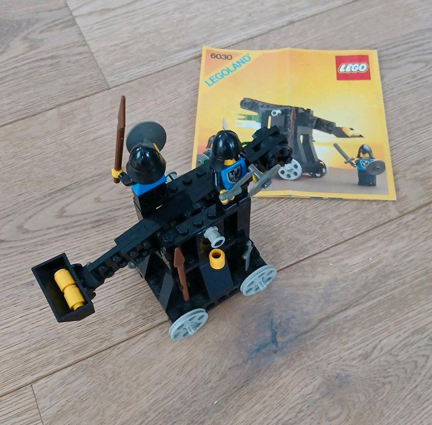 6030 / 6039 Lego Ritter Katapult / Twin-Arm Launcher in München