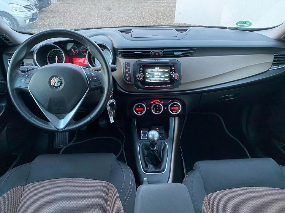 Alfa Romeo Giulietta Turismo Diesel 4,4l/100  Alu Navi SHZ in Dürrlauingen