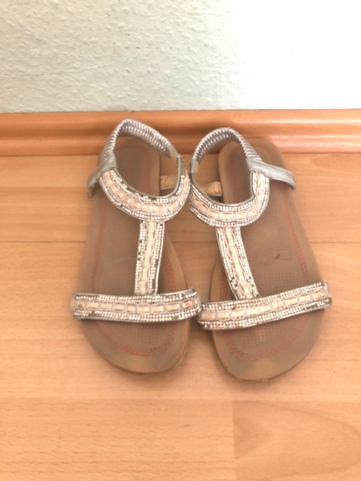 Mädchen Sommer Sandalen in Viersen