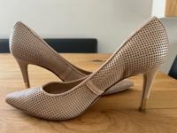 GUESS klassische Pumps in beige, Größe 39 Bayern - Allershausen Vorschau