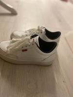 Levi’s Sneaker Schuhe, weiß Nordrhein-Westfalen - Werdohl Vorschau
