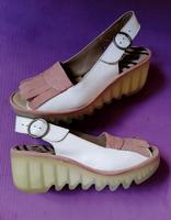 Schöne bequeme Lackledersandalen Fly London, top Zustand! Zehnhausen bei Rennerod - Rennerod Vorschau