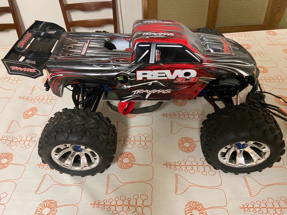 Traxxas e Revo brushless conversion 1/8 rc truck Roller oder rtr in Unterhaching