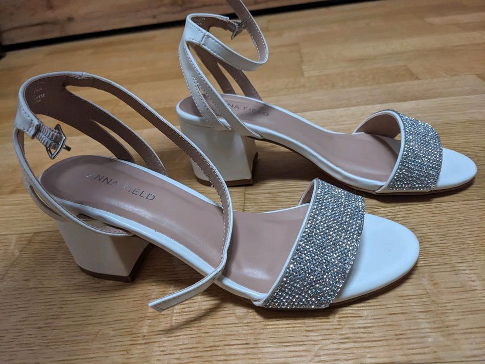 Damen Schuhe Hochzeitschuhe Gr. 35 in München