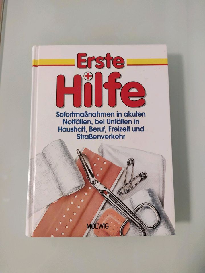 Erste Hilfe Buch Sofortmaßnahmen in akuten Notfällen, bei Unfälle in Idar-Oberstein