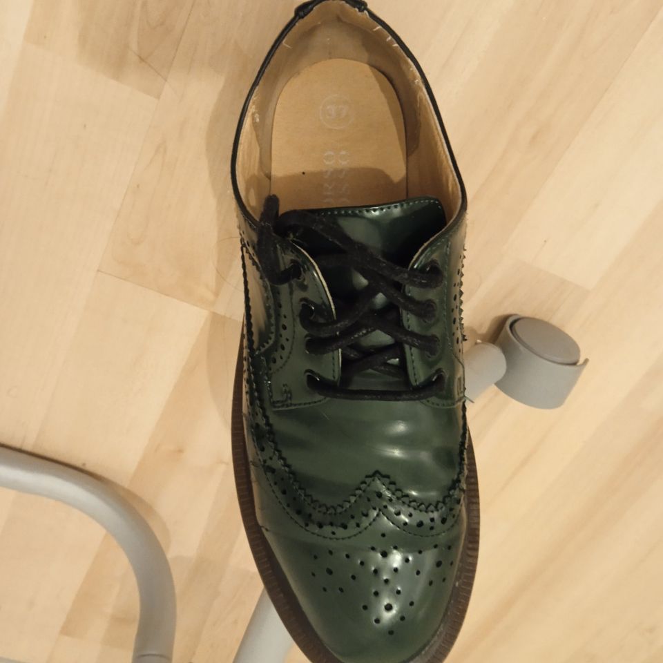 grün polierte Schuhe, Corso Rosso, 37 in München