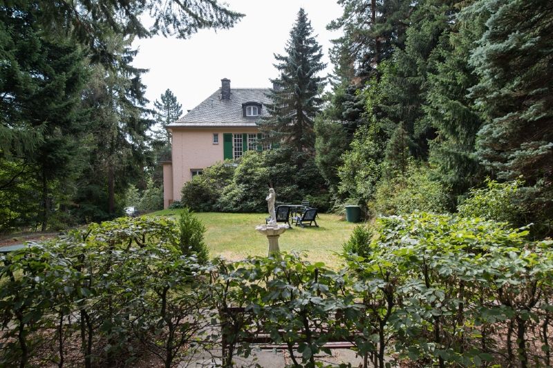 Villa inmitten der Natur sucht visionäre Ideen: Firmensitz, Atelier, Eventlocation, Praxis, Hotel! in Bad Gottleuba-Berggießhübel