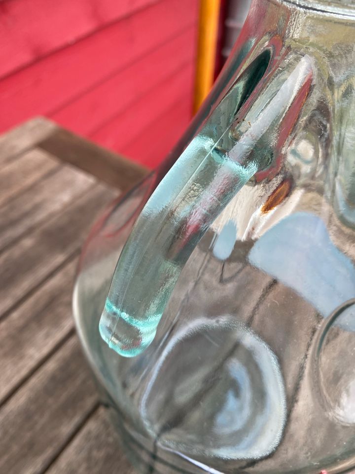 Große Glasflasche/-karaffe (5 Liter) für Trinkwasser in Gailingen am Hochrhein