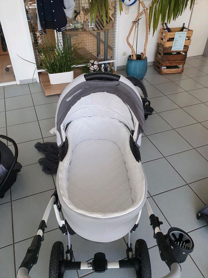 Kinderwagen Buggy Babysitz in Reichling