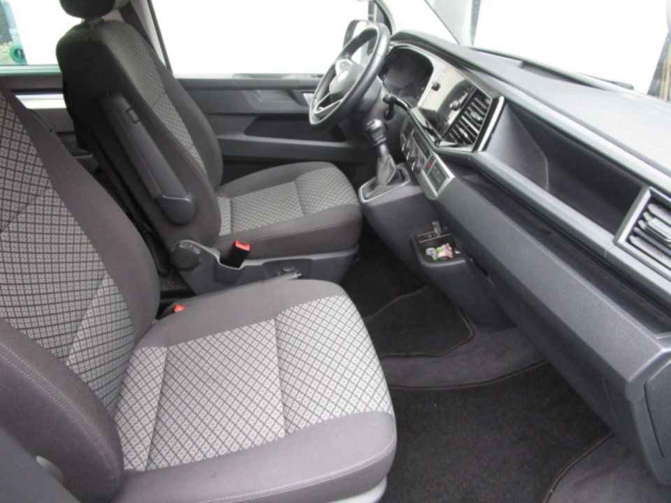 VW T 6.1 Multivan Trendline/7 Sitze/LED/AHK/Navi, nur ca. 25 tkm in Gilching