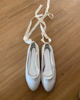 Ballerinas Weiß mit Satinband Hochzeit Wedding Schuh Baden-Württemberg - Leimen Vorschau