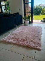 Flauschiger Teppich rosa Kunstfell 180 x 120 cm Nordrhein-Westfalen - Marl Vorschau