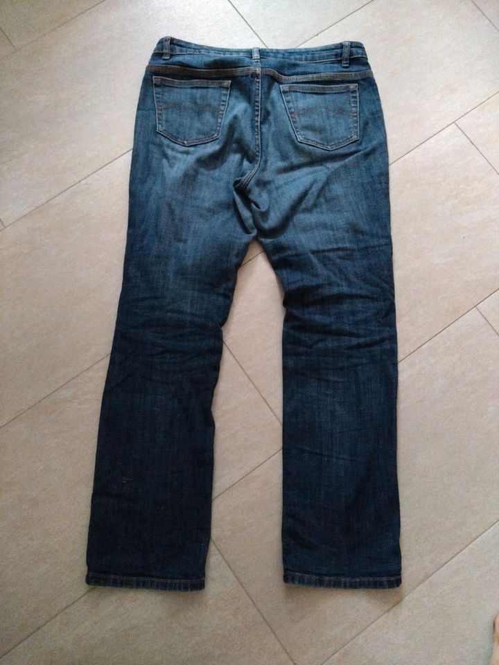 Damen Jeans in Herrnhut