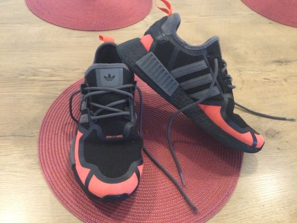 Adidas NMD Freizeitschuhe Gr 39 1/3 in Bruchsal