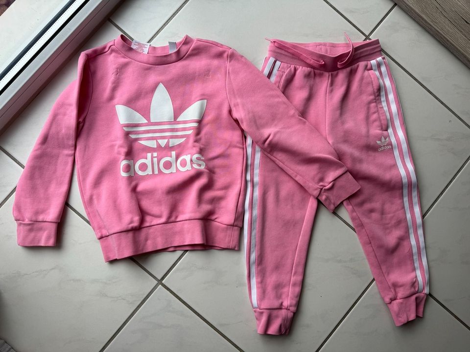 Jogginganzug ⭐️ Adidas ⭐️ rosa ⭐️110 in Hattersheim am Main