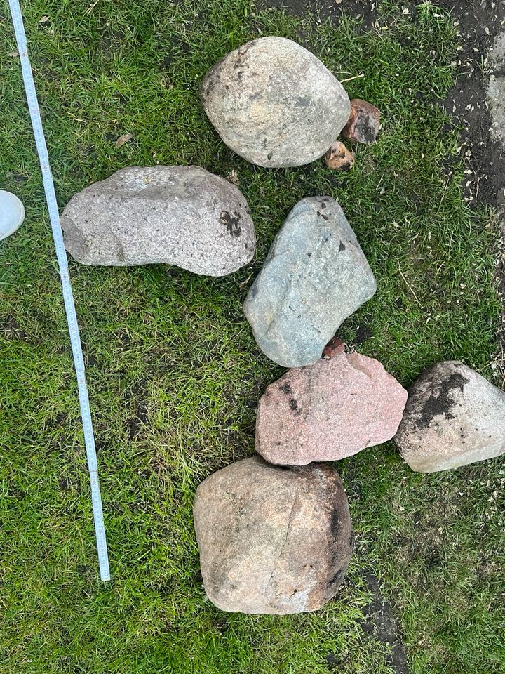 Findlinge, Friesenwall, Feldsteine, Granit ca. 1 t in Celle