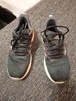 Adidas sneaker in Größe  42 Friedrichshain-Kreuzberg - Friedrichshain Vorschau