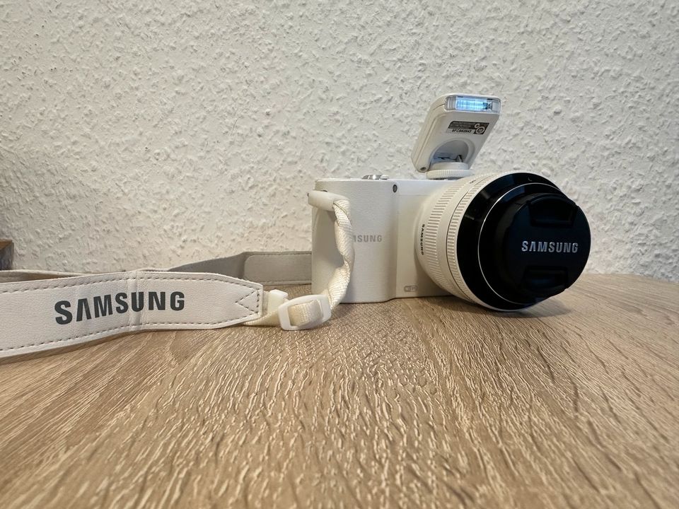 Camera Samsung NC1000/20.3 Mega Pxel in Hainburg