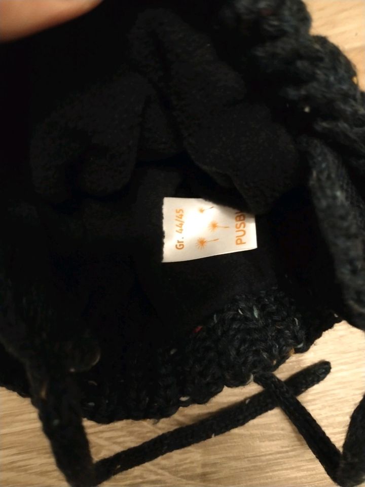 NEU ungetragen, Pusblu Wintermütze mit Ohrenklappen Größe 44/45 in Sinzig