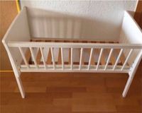 Süßes Beistellbett in weiß aus Massivholz Babybett Baden-Württemberg - Grenzach-Wyhlen Vorschau