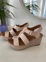 Clarks Sandalen Wedges Gr. 40 Leder Nordrhein-Westfalen - Erkrath Vorschau