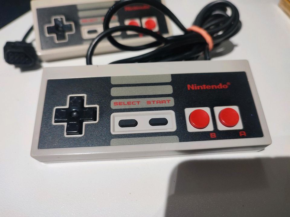 Nintendo NES Controller in Paderborn