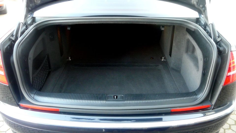 Audi A8 4.2 TDI quattro -FL-Leder 2-Softcl-SD-Bose-Standhz in Erfurt