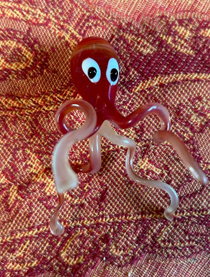 Glasfiguren Octopus rot und grün wahrscheinlich Murano Glas in Saarbrücken