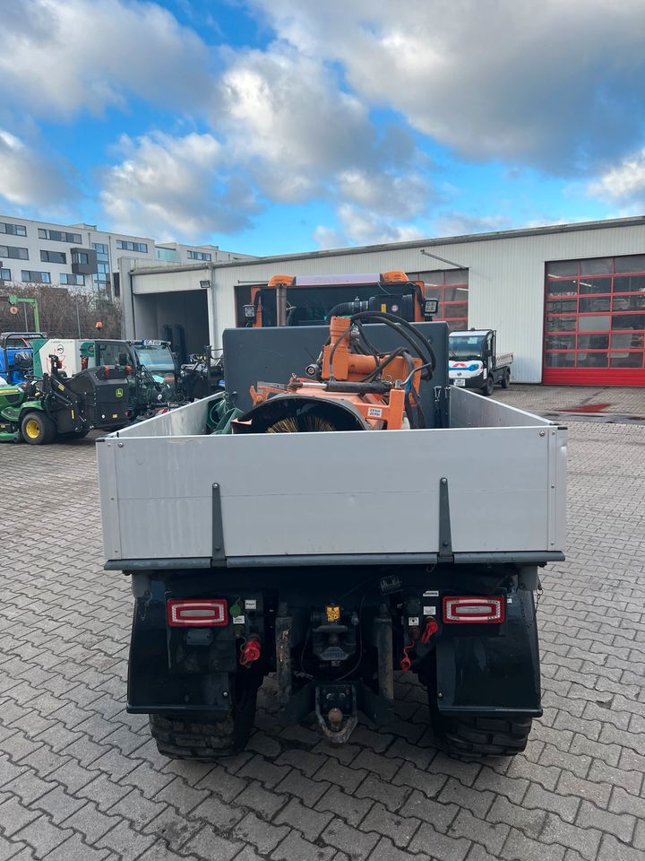 Hansa APZ 1003L Kommunalfahrzeug  Winterdienst Kehrmaschine in Hamburg