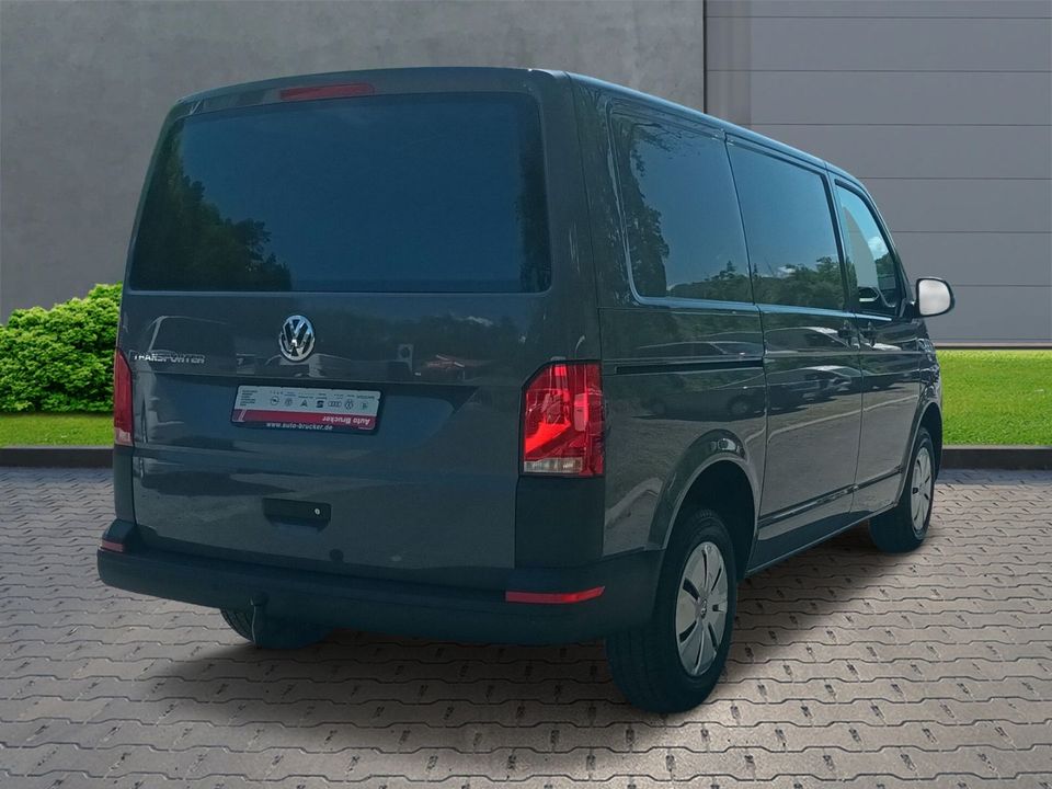 Volkswagen T6.1 Kasten 2.0 TDI+Anhängerkupplung+Park Distan in Meiningen