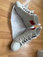 Hugo Boss Schuhe Größe 45 Weiß Top Zustand Niedersachsen - Stade Vorschau