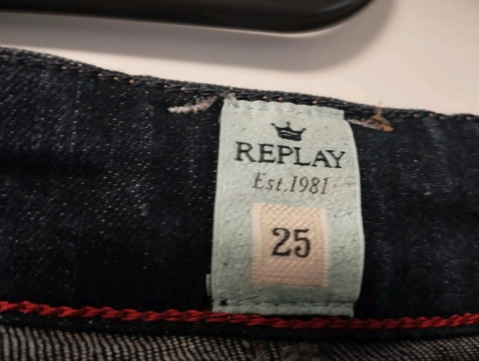 Replay Damen Jeans gr. 25 in Kerpen