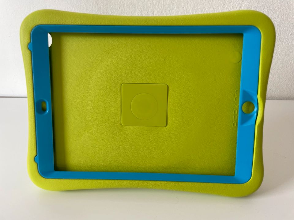 iPad stabile Schutzhülle für Kinder neuwertig grün blau in Forchheim
