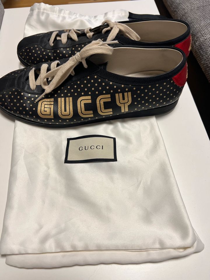 Gucci Sneaker Guccy Kollektion in Eningen