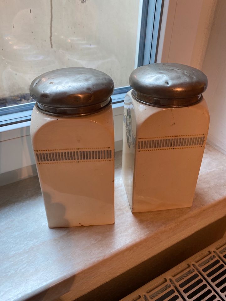Zwei uralte Vorratsdosen. (Kaffee und Zucker) in Maxdorf