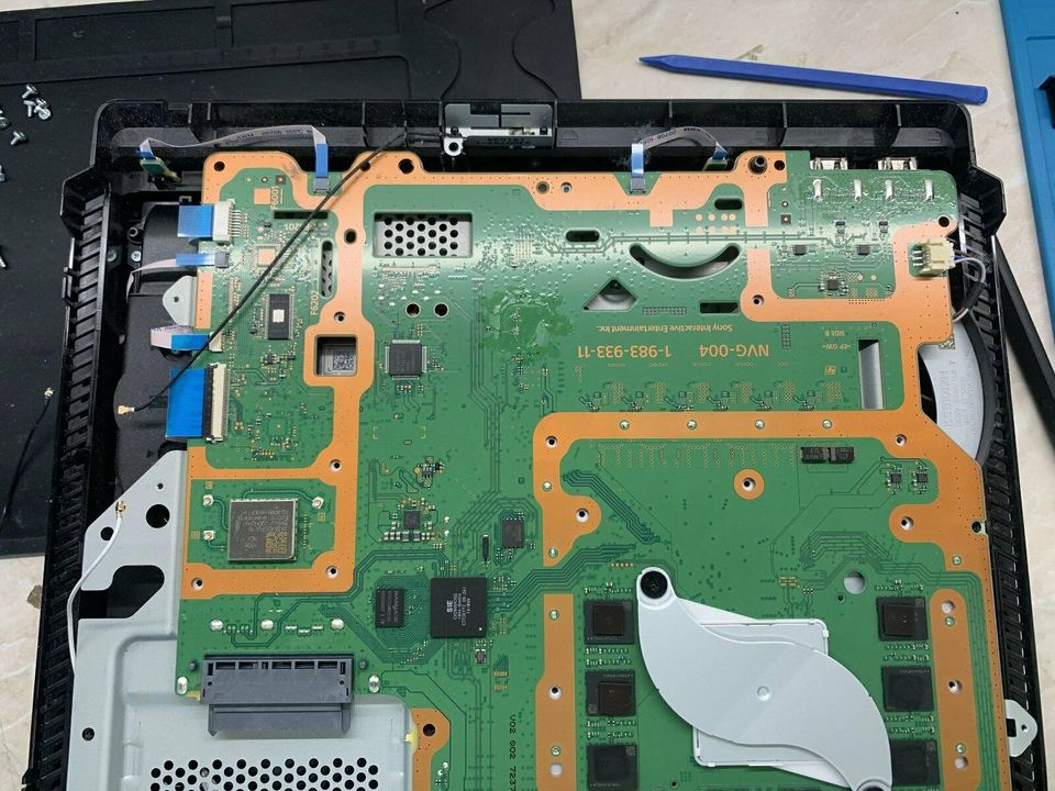 Reparatur CD LAUFWERK PS4 PRO Konsolen PlayStation in Hamburg