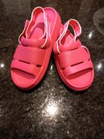 Sandalen, gummiert in pink Gr. 39 nagelneu Baden-Württemberg - St. Johann Vorschau