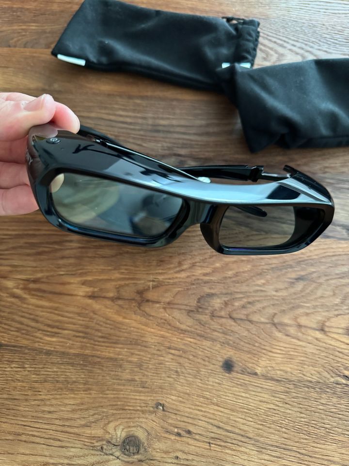 2x Sony 3D Brille TDG-BR250 in Andernach