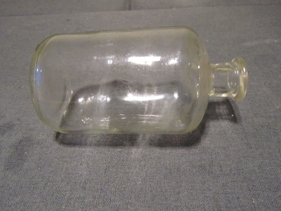 Antike Humpen Flasche in Eime