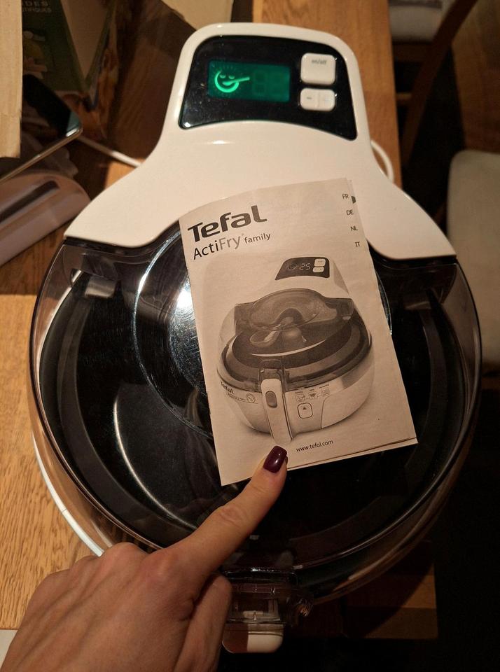 Heißluftfriteuse; Tefal ActiFry family; für 1,5 kg Kartoffeln in Homburg